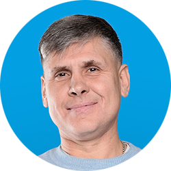 Денис Медведев